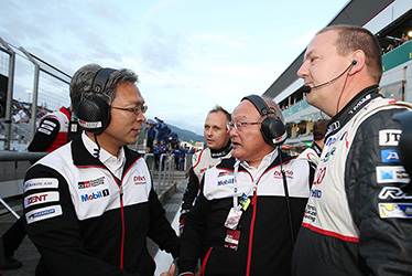 【TOYOTA GAZOO Racing代表】佐藤俊男／【専務役員】嵯峨宏英／【チームマネージャー】ジョン・スティーグス 2016 WEC Round 7 Fuji