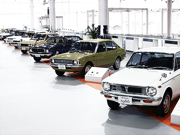 お客様とともに半世紀 ： カローラが歩んだ50年の道のり | トヨタ
