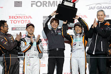 【ドライバー】石浦 宏明／【監督】立川 祐路／【ドライバー】国本 雄資 SUPER FORMULA 2016年 第7戦 鈴鹿