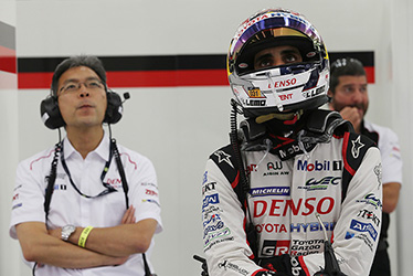 Toshio Sato, Team President / Sébastien Buemi, driver; 2016 WEC Round 9 Bahrain