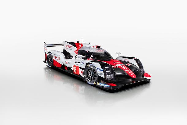 TOYOTA TS050 HYBRID 2018年　中嶋選手の直筆サイン入り TOYOTA GAZOO Racing 2017年の勝利を目指す全面改良型TS050 HYBRIDを