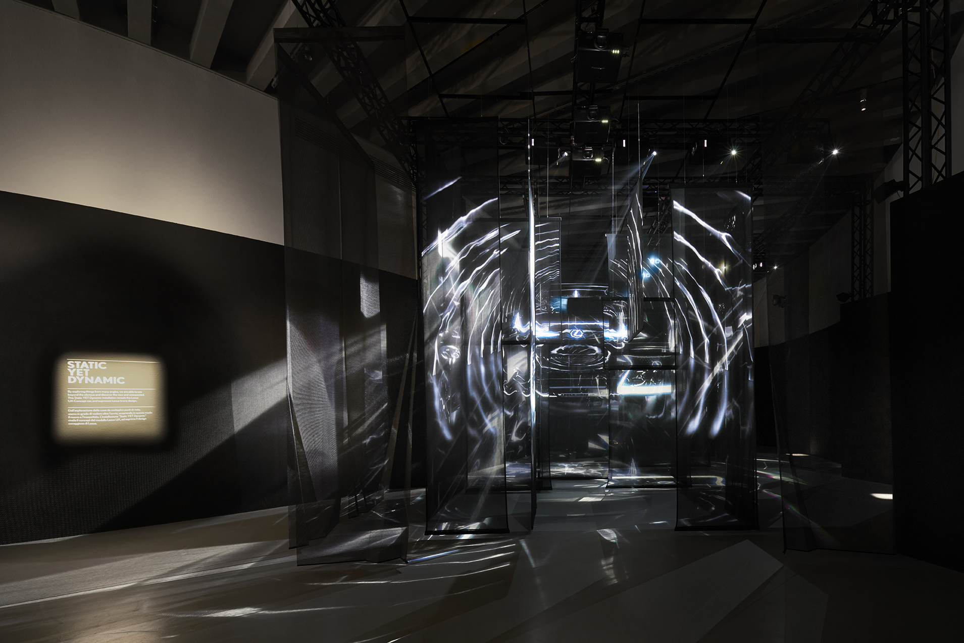 STATIC YET DYNAMIC Long shot UX