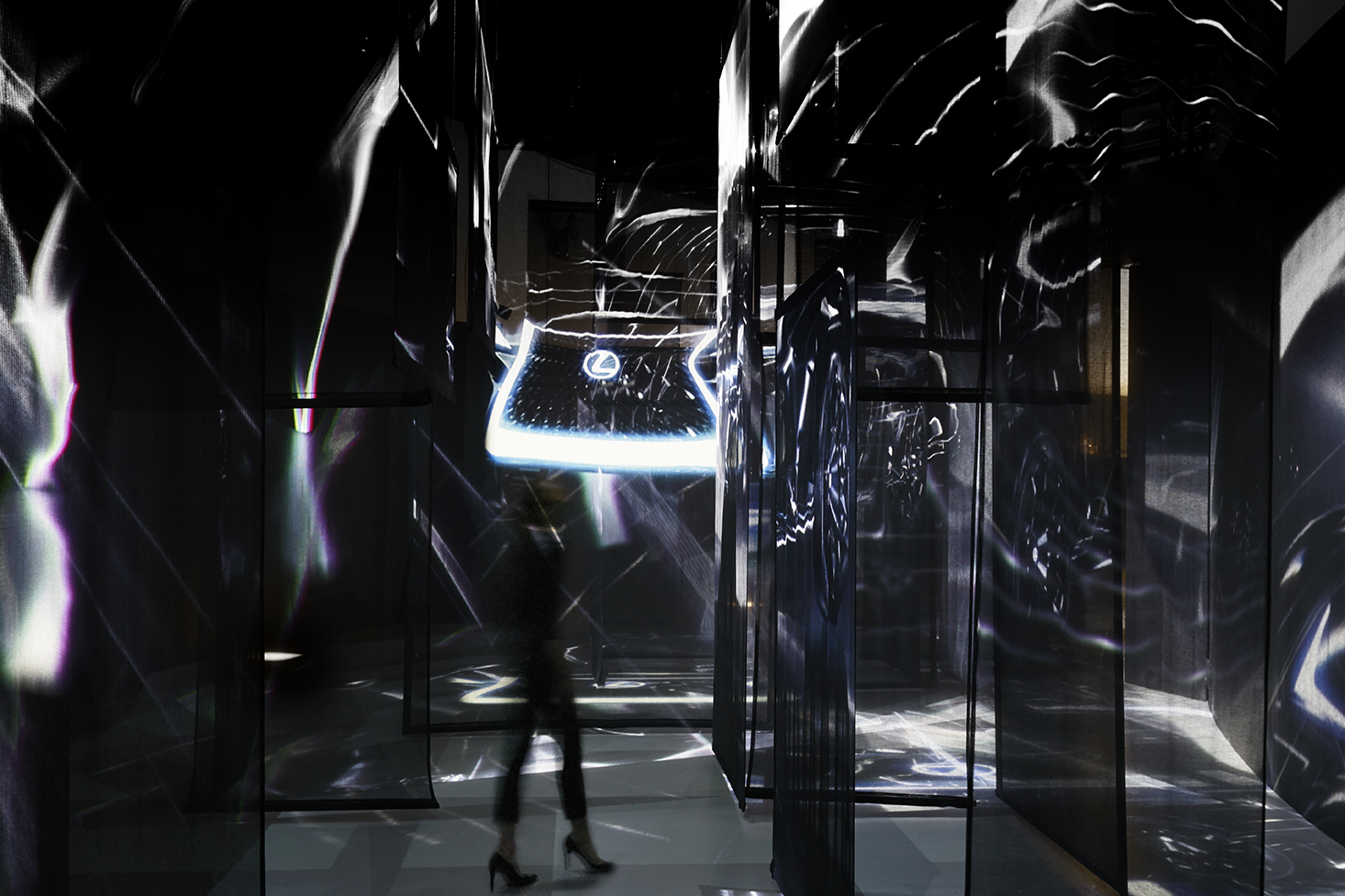 STATIC YET DYNAMIC UX