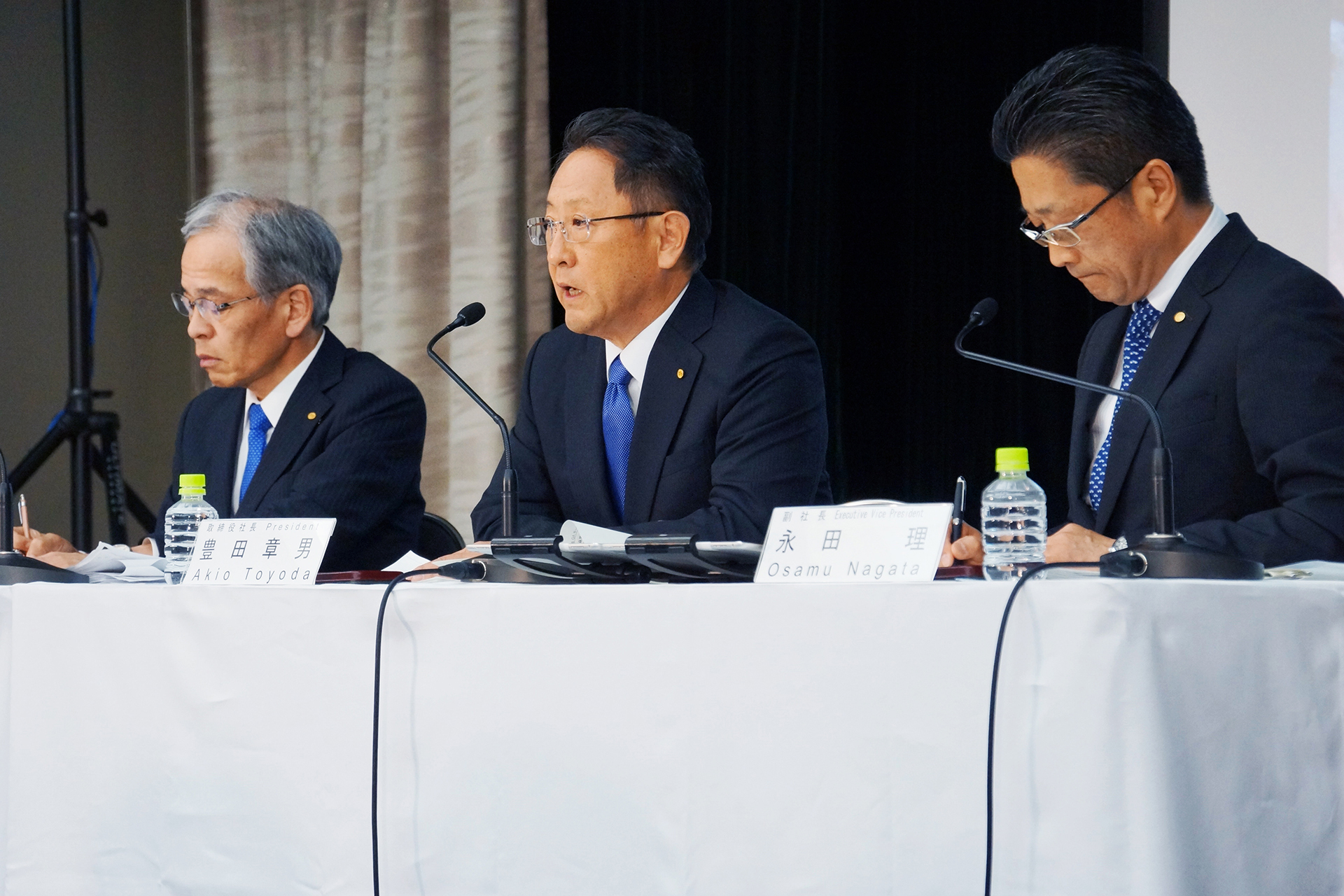 Nobuhiko Murakami, Senior Managing Officer / Akio Toyoda, President, Member of the Board of Directors / Osamu Nagata, Executive Vice President