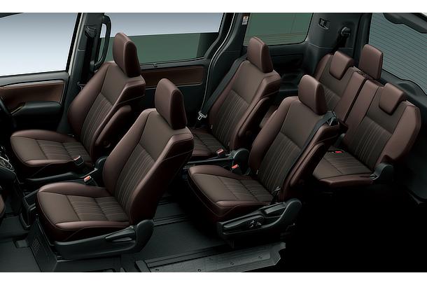 Gi“Premium Package” (ハイブリッド車) (内装色：バーガンディ＆ブラック) 〈オプション装着車〉