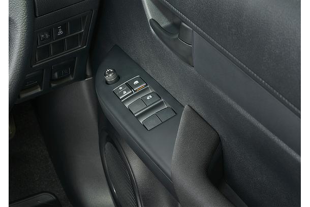 X パワーウインドゥ (運転席ワンタッチ式/挟み込み防止機能付)