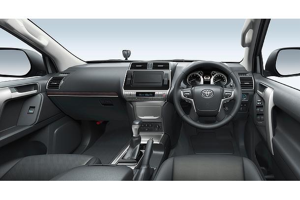 TX“Lパッケージ” (2.8Lディーゼル車5人乗り) (内装色：ブラック)