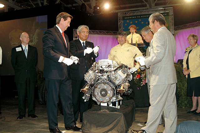 TMMALでV8エンジンラインオフ式