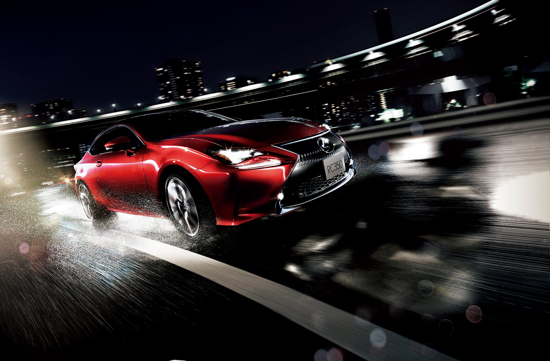 RC350“version L”（ラディアントレッドコントラストレイヤリング）＜オプション装着車＞