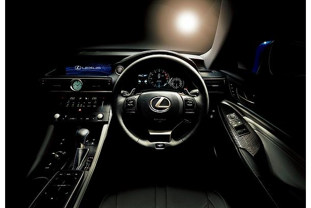 RC F（インテリアカラー ： ブラック）＜オプション装着車＞