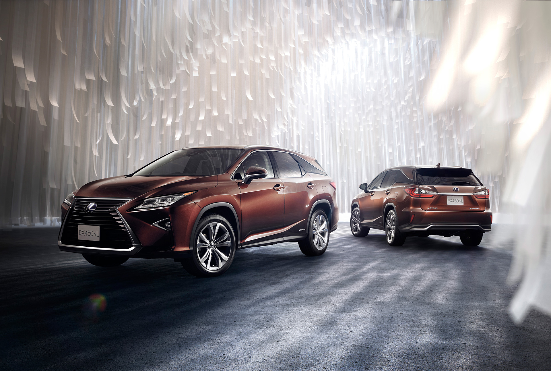 LEXUS、「RX」に3列シートのロングバージョンのRX450hLを新たに設定