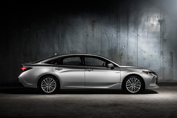 2019 Toyota Avalon Limited Hybrid