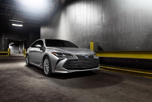 2019 Toyota Avalon Limited Hybrid