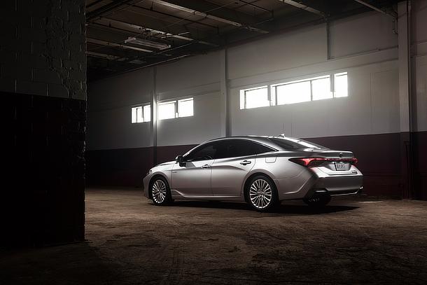 2019 Toyota Avalon Limited Hybrid