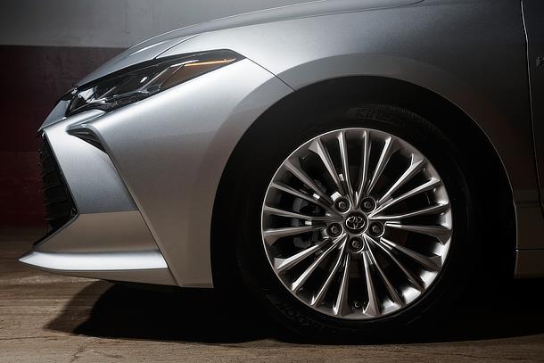 2019 Toyota Avalon Limited Hybrid