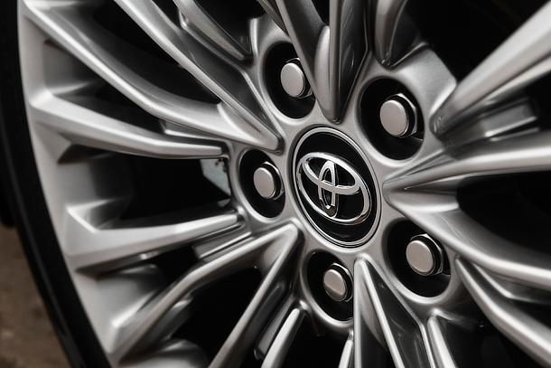 2019 Toyota Avalon Limited Hybrid