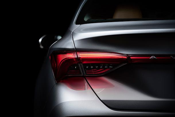 2019 Toyota Avalon Limited Hybrid