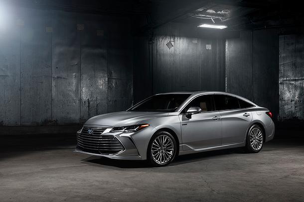 2019 Toyota Avalon Limited Hybrid