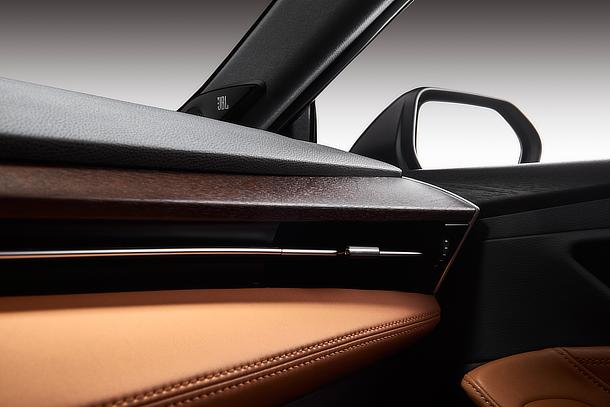 2019 Toyota Avalon Limited Hybrid