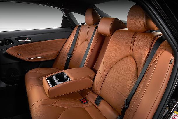 2019 Toyota Avalon Limited Hybrid