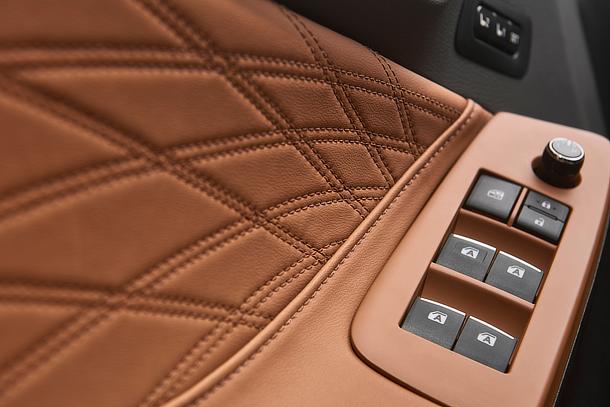 2019 Toyota Avalon Limited Hybrid