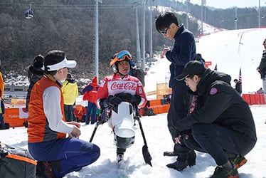 森井大輝選手とチェアスキー開発チーム