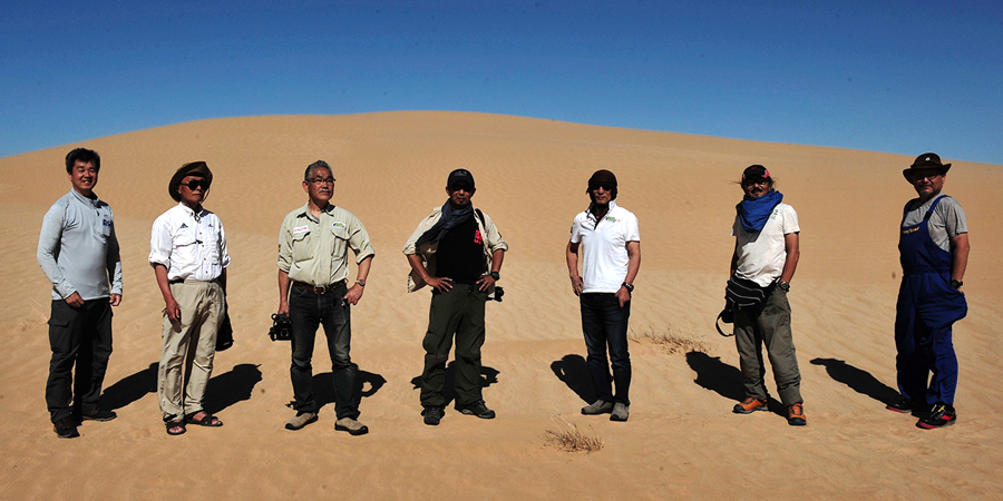 Crossing the Sahara Desert in a Prius PHV