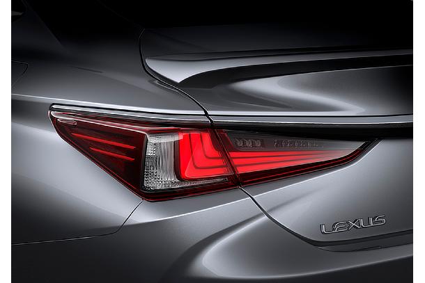 LEXUS ES