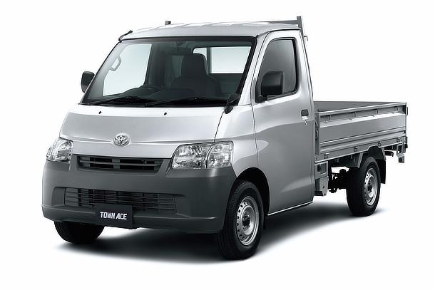 タウンエース トラック DX（2WD・4速オートマチック）（シルバーマイカメタリック）