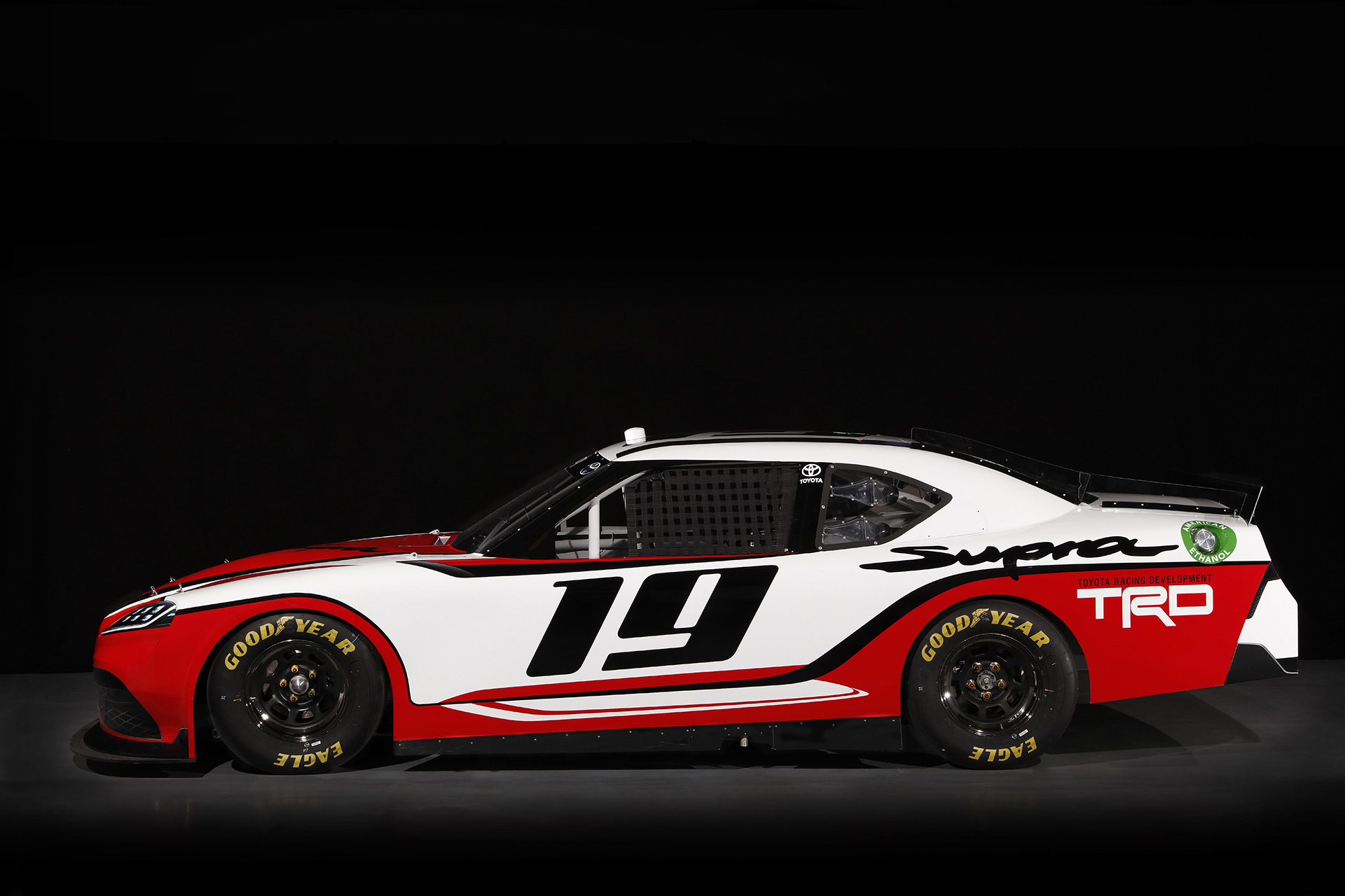 NASCARエクスフィニティ・シリーズに参戦するスープラ | トヨタ