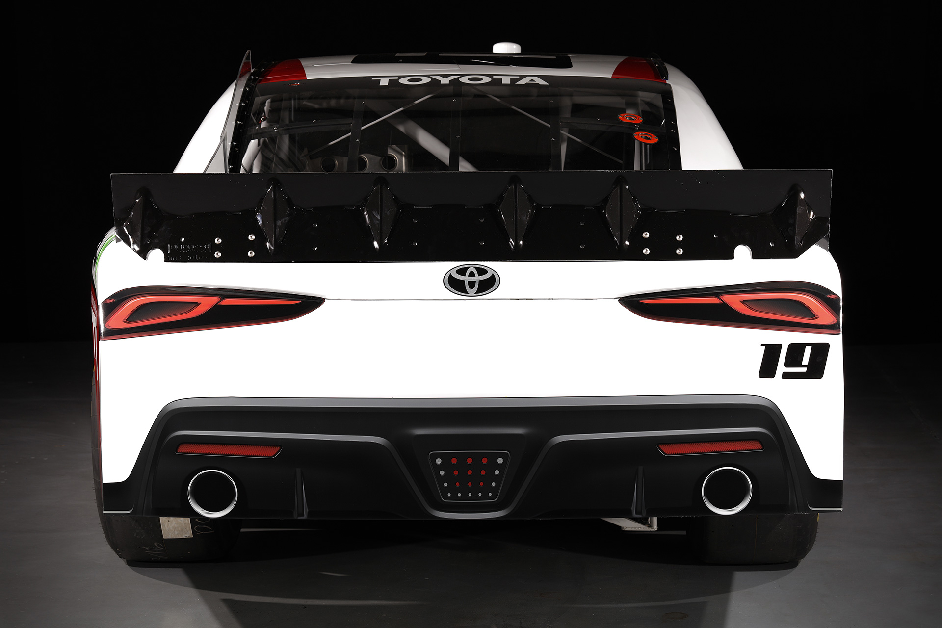 TOYOTA、「スープラ」で2019年のNASCARエクスフィニティ・シリーズに