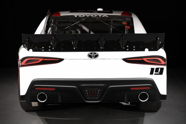 NASCARエクスフィニティ スープラ