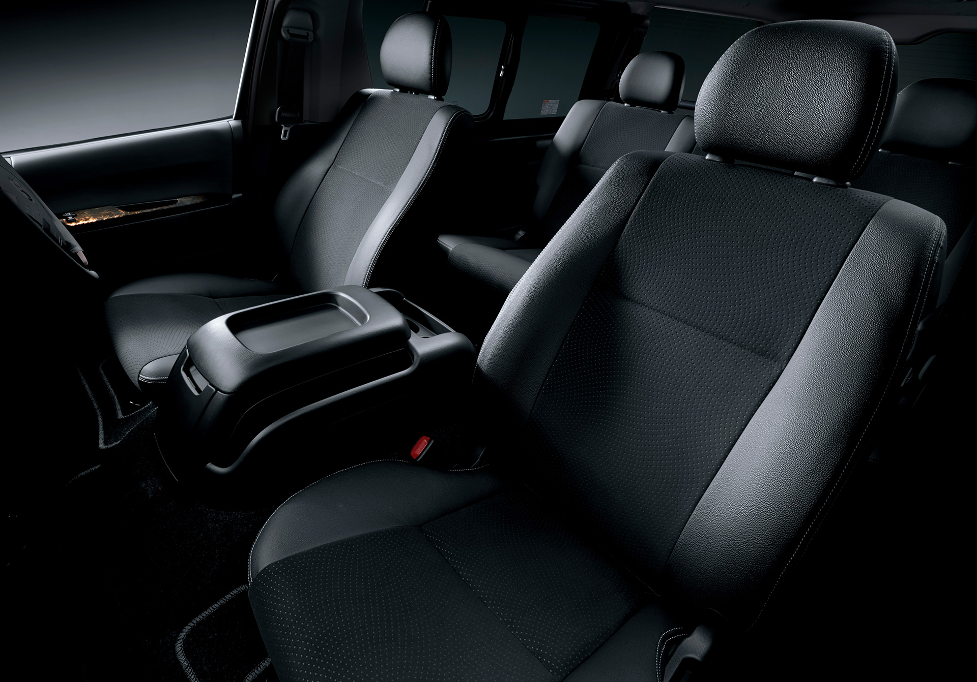 Toyota ハイエースならびにレジアスエースの特別仕様車を発売 トヨタ グローバルニュースルーム トヨタ自動車株式会社 公式企業サイト