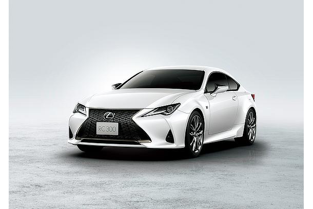 RC300“F SPORT”（ホワイトノーヴァガラスフレーク）