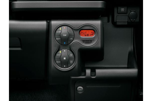 オートエアコン＆プッシュ式ヒーターコントロールパネル（ハイブリッド車）