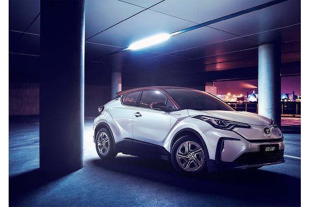 トヨタ自動車ev初 ストア c-hr ポスター