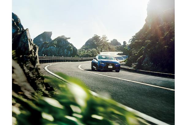 RC F（ヒートブルーコントラストレイヤリング）＜オプション装着車＞