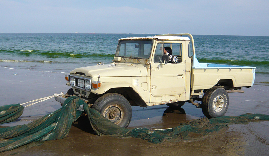 Land Cruiser 40 Series cars continue to be used today, more than 50 years after they were manufactured (pictured here in a fishing village in the UAE)