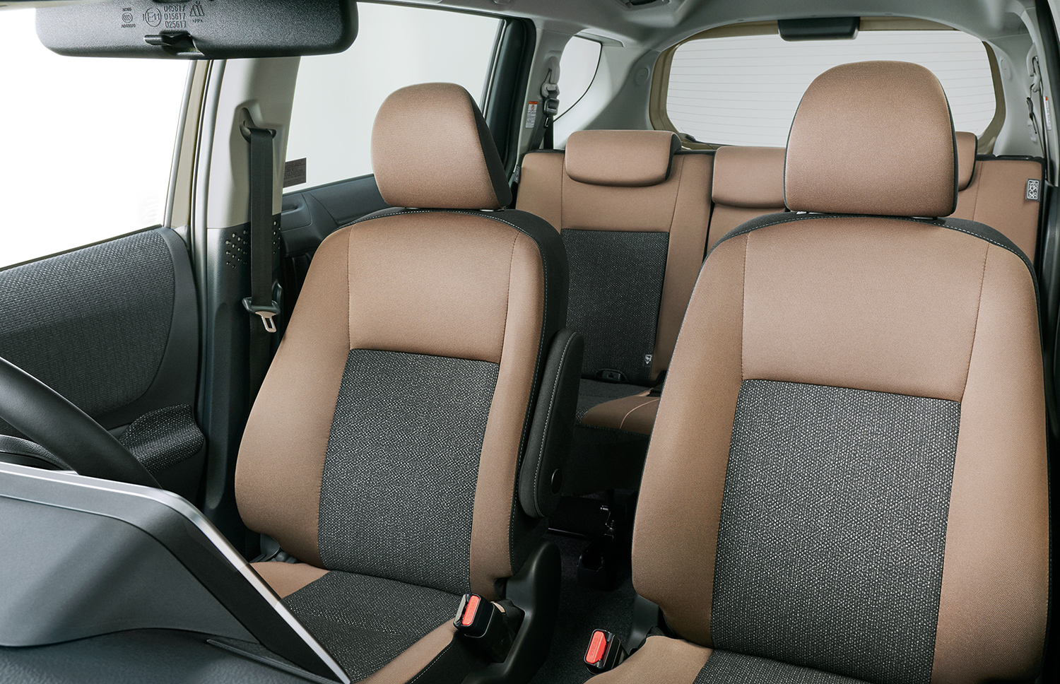 Toyota コンパクトカー4車種にアウトドアカジュアルテイストの特別仕様車を設定 トヨタ グローバルニュースルーム トヨタ自動車株式会社 公式企業サイト