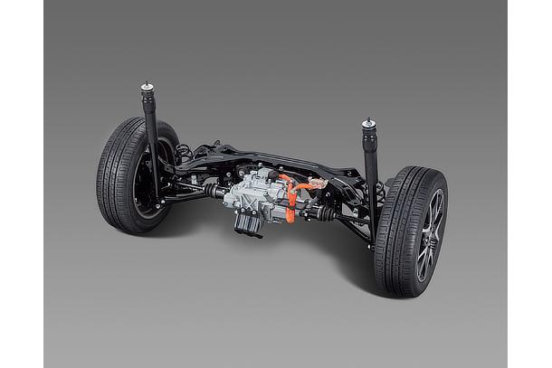 ダブルウィッシュボーンリヤサスペンション＆E-Fourモーター