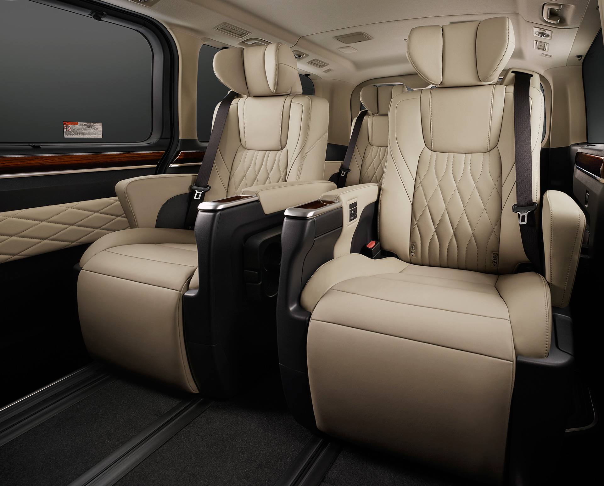 Toyota to Launch New Model "Granace" in JapanSales of large luxury wagon to start from December 16 - Image 5