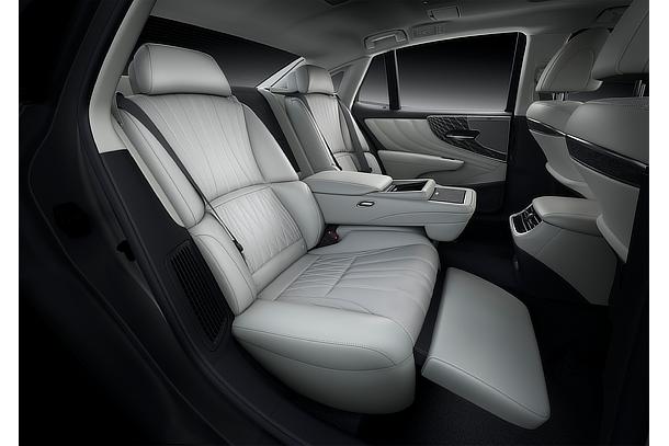 LEXUS LS