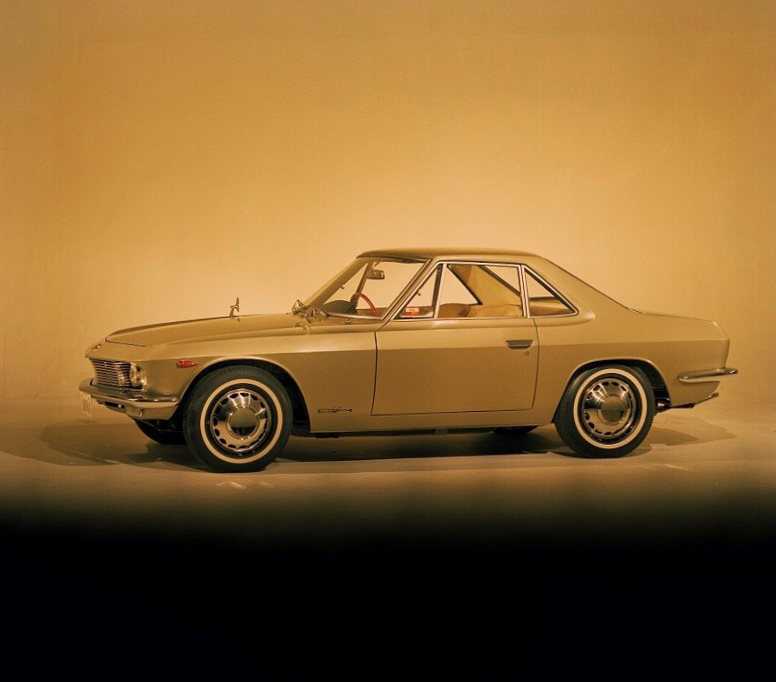 シルビア（1965年）提供 ： 日産自動車