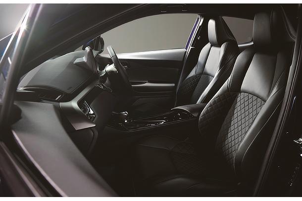 特別仕様車 G “Mode-Nero Safety Plus”（内装色 ： ブラック）