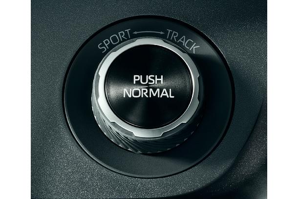 4WD mode dial switch (NORMAL / SPORT / TRACK)