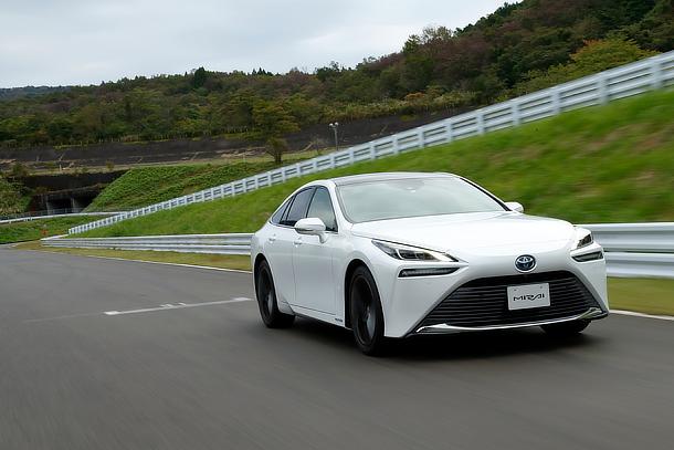 MIRAI（プロトタイプ）Z“Executive Package”（プレシャスホワイトパール）