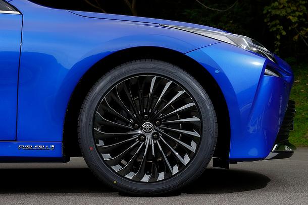 MIRAI（プロトタイプ）245/45ZR20タイヤ＆20×8Jアルミホイール（ブラックスパッタリング塗装）