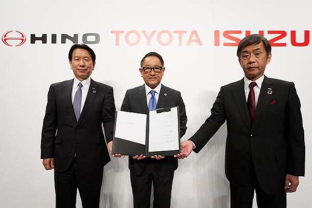 Yoshio Shimo, President & CEO, Hino Motors, Ltd. / Akio Toyoda, President, Toyota Motor Corporation / Masanori Katayama, President, Isuzu Motors Limited