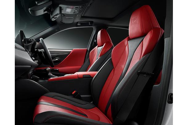ES300h“F SPORT”（インテリアカラー ： “F SPORT”専用フレアレッド）＜オプション装着車＞