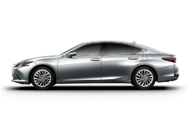 ES300h“version L”（ソニックイリジウム）